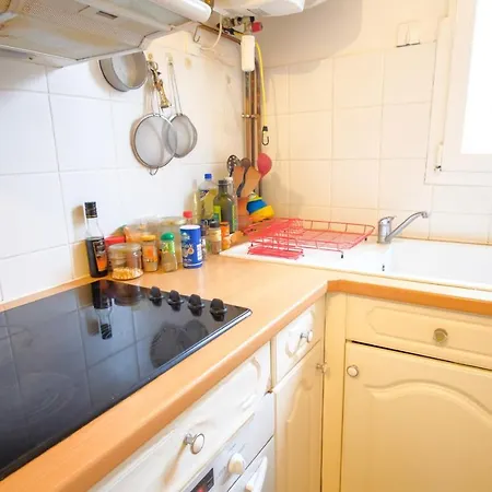 Apartment Near Buttes-Chaumont Park باريس