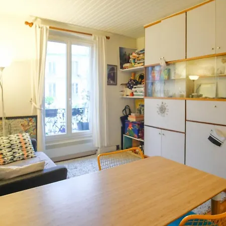 Apartment Near Buttes-Chaumont Park شقة باريس