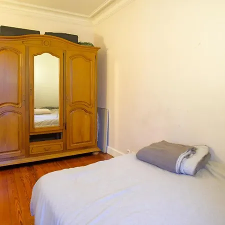 Apartment Near Buttes-Chaumont Park باريس